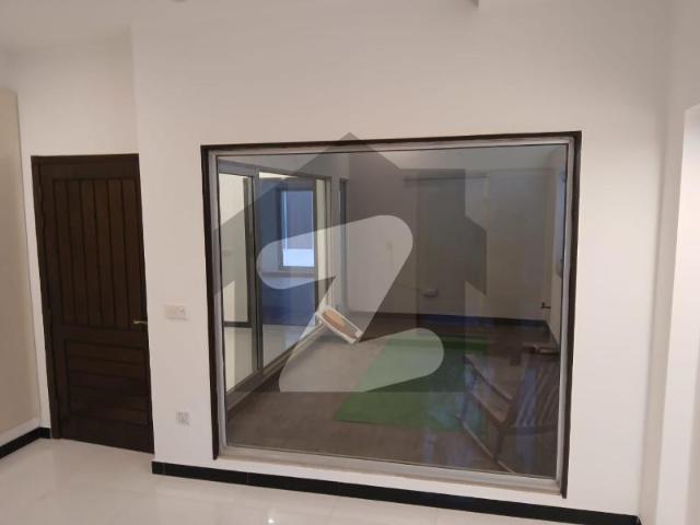Phase 5 10 marla bungalow is available for sale dha phase 5