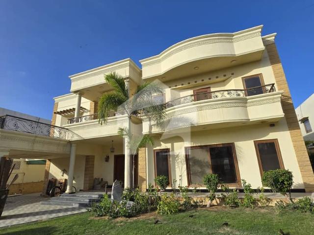 Phase 6 1000 yards bunglow for rent