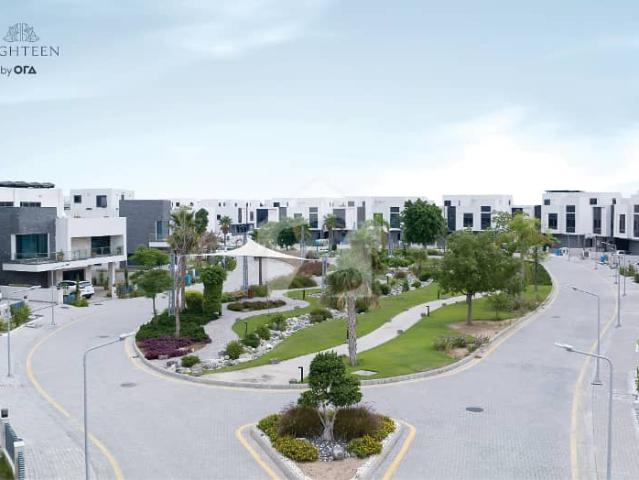 Phase 1 Cluster D Golf Course View Exclusive 10 Marla Plot For Sale