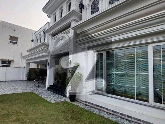 Phase 3 1 kanal fully furnished full basement owner build house 6 bed for sale