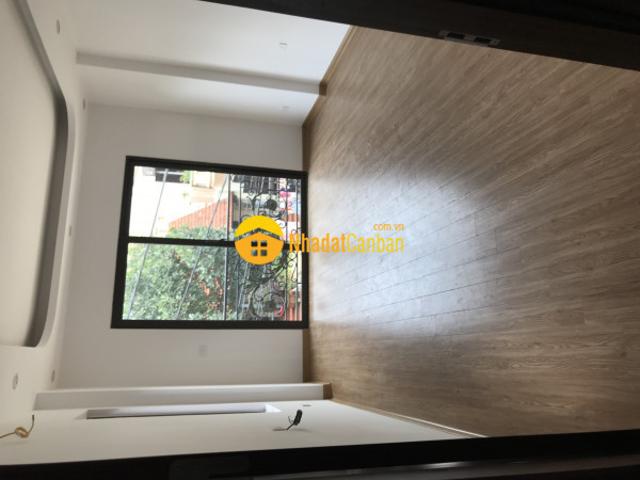 Phú diễn nhà xây mới 38m, 4 tầng, 5m ra đường xe tải tránh chỉ 4.09 tỷ. Lh 0972979