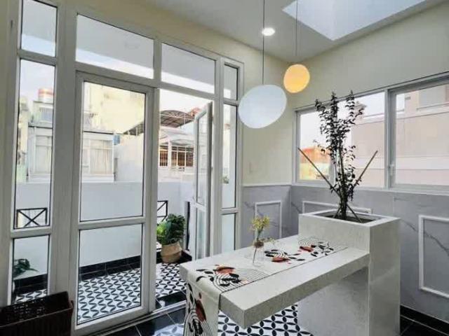 Phú Nhuận Hồ Văn Huê Hẻm Hơi Vô Nhà 5 Tầng Dòng Tiền 30tr/th