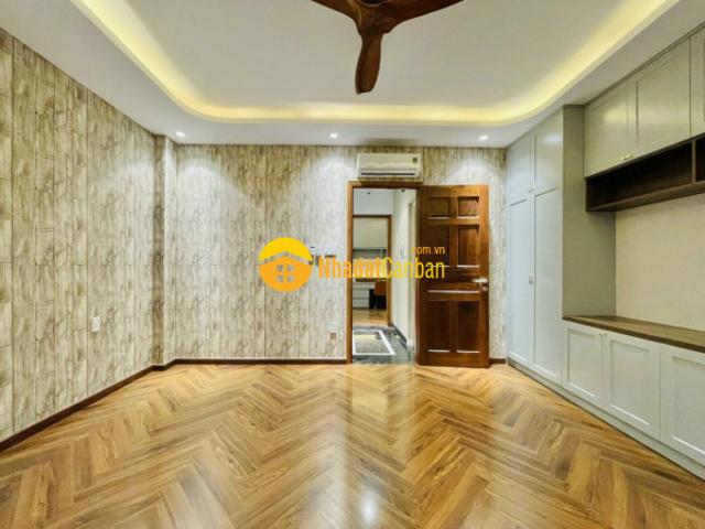 Phú nhuận hẻm 1 sẹc 3.5m, 5x10m, 2 lầu, trần khắc chân, nhà đẹp, 50m², giá 6.2 tỷ, lh 0989530