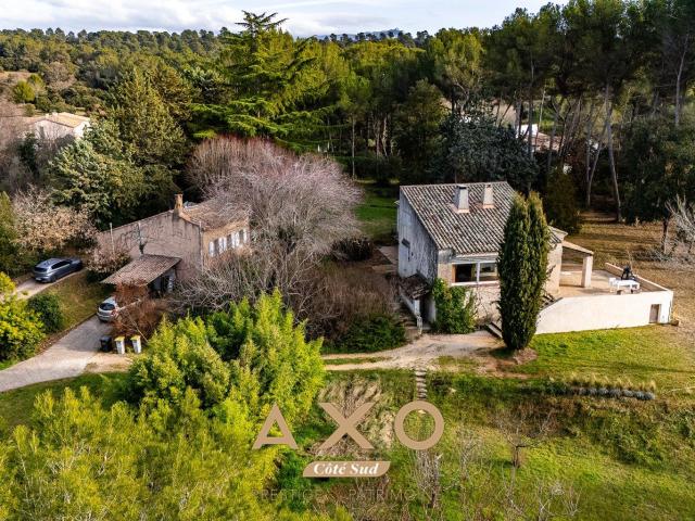Pinchinats Ensemble Immobilier 230 M2 Terrain 6 400 M2. 230m² Aix en Provence