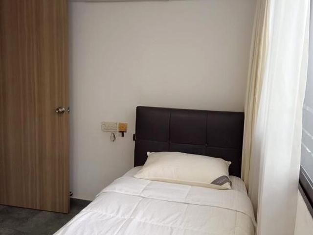 Pine Grove D21, Condominium