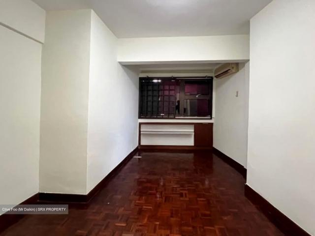 Pine Grove D21, Condominium
