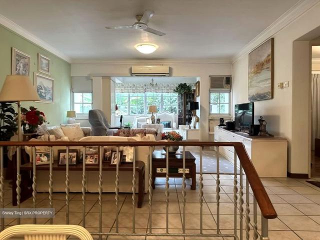 Pine Grove D21, Condominium