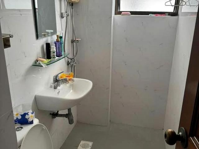 Pine Grove D21, Condominium