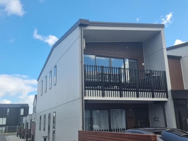 Pine Harbour  End Apartment