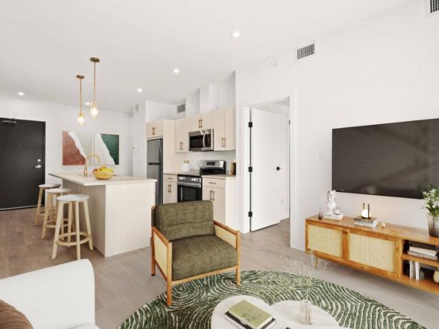 Pine: White Cabinets – 225 Peguis, Winnipeg, MB