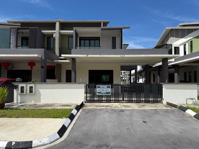 Pines Residence 84 Gated Guarded Double Storey Corner Terraced House