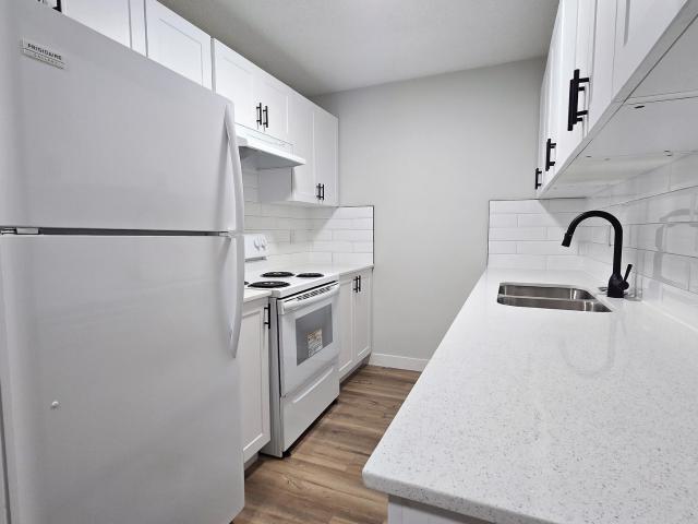 Pineridge Grove Estates 2 Bedroom [object Promise] for Rent
