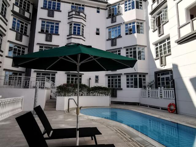 Pinetree Condominium D10, Condominium