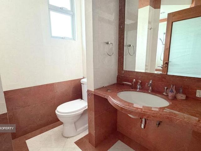 Pinetree Condominium D10, Condominium