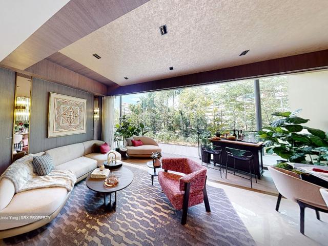 Pinetree Hill D21, Condominium
