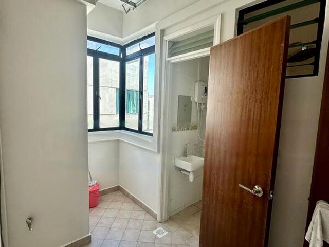 Pinevale D18, Condominium