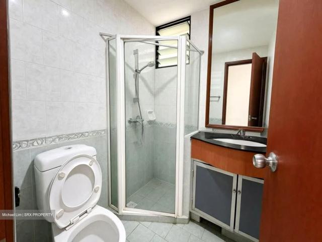 Pinevale D18, Condominium