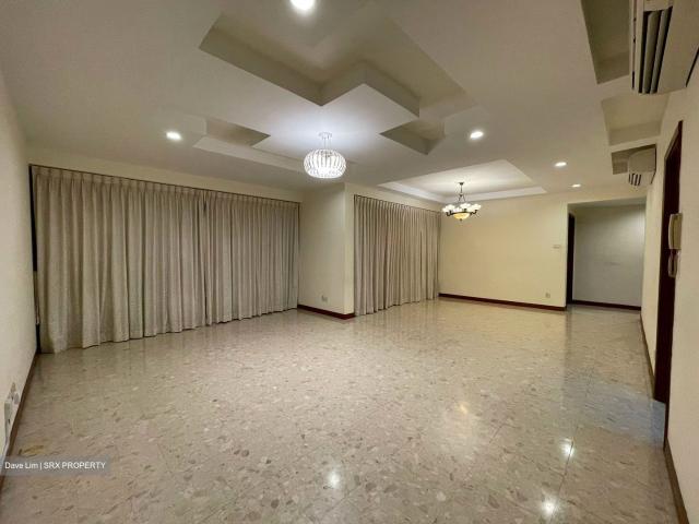 Pinevale D18, Condominium