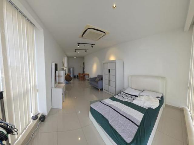 Pinnacle Fully furnished Corner unit Studio at Petaling Jaya for rent