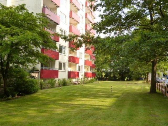 Pinneberg: vermietete 2 Zi. Wohnung mit Garage zu verkaufen