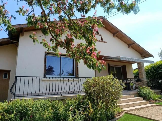 Pins Justaret, belle maison familiale en cœur de village