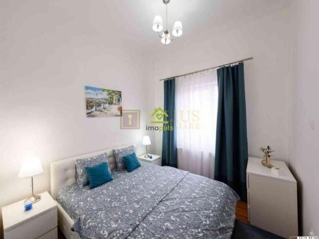Piata Unirii|, apartament lux| cladire istorica| centrala proprie| 04.10.26
