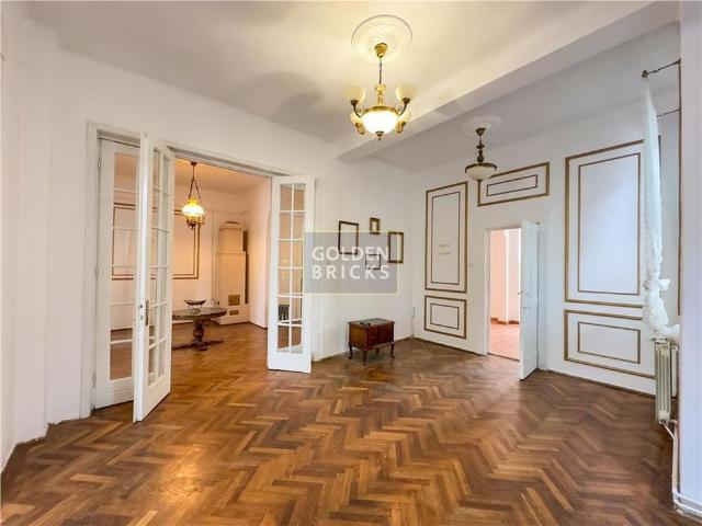 Piata Unirii | Tineretului | 5 camere + terasa | Curte | Parcare