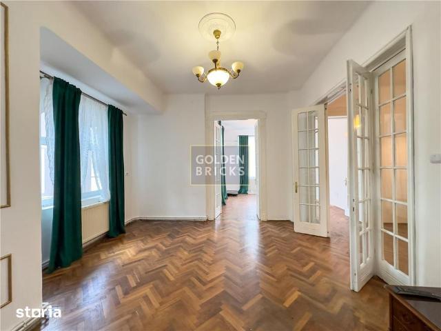 Piata Unirii | Tineretului | 5 camere + terasa | Curte | Parcare