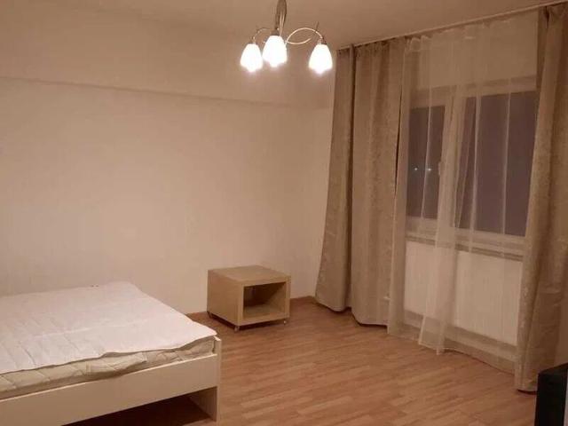 Piata Victoriei Proprietar, inchiriez in zona Titulescu, Basarab