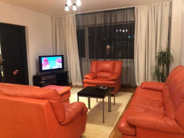 Piata Alba Iulia Bulevardul Decebal Unirii Apartament 2 camere