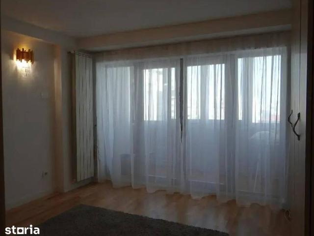 PIATA ALBA IULIA, DECEBAL, MUNCII 3 CAMERE CENTRALA PROPRIE