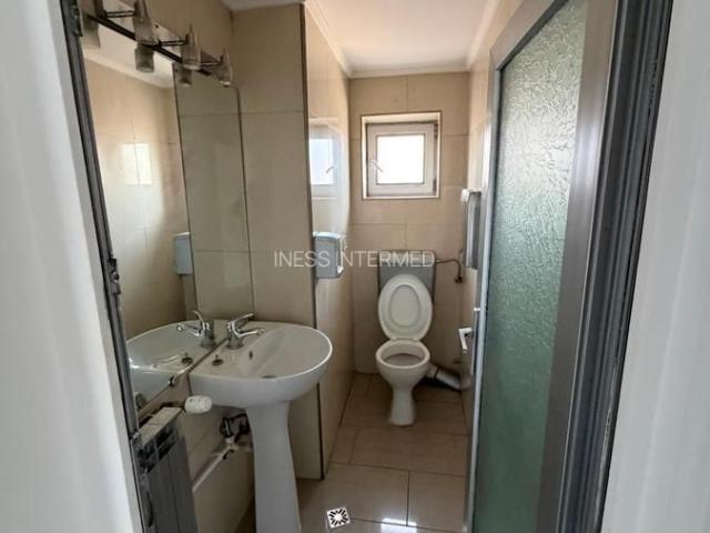 Piata Romana, cladire birouri 2004, 6 camere nemobilate, etaj 4+5/5, fara lift