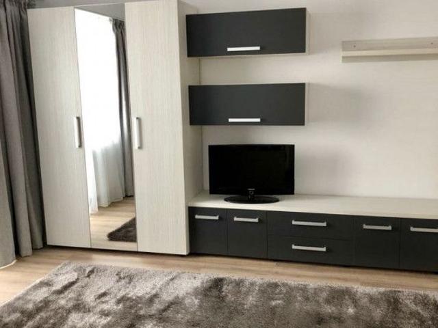 Piata sudului pridvorului tineretului city