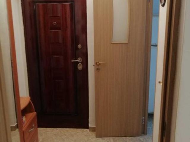 Piata sud semidecomandat spatios etajul 1 din 4 cu imbunatatiri
