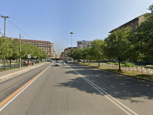 PIAZZA CARDUCCI DECOROSO TRILOCALE RISTRUTTURATO
