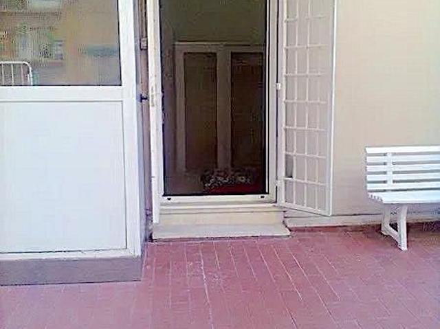 PIAZZA BOLOGNA MONOLOCALE ARREDATO Con TERRAZZO