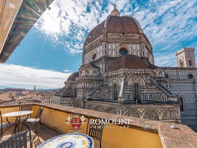 Piazza Del Duomo, Firenze Appartamenti Vista Duomo In Vend. 260m² Firenze