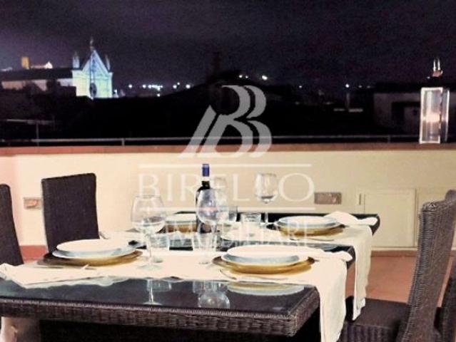 PIAZZA DUOMO ORIUOLO attico, quarto piano, ascensore, terrazza vista monumenti | Birello Immobiliare