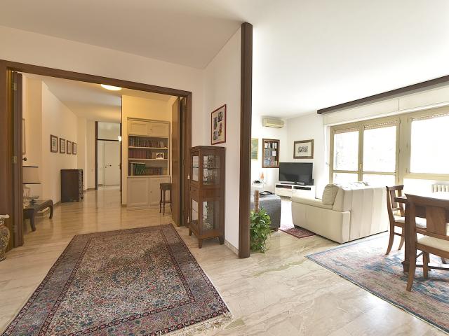 Piazza Piemonte, elegante residenza