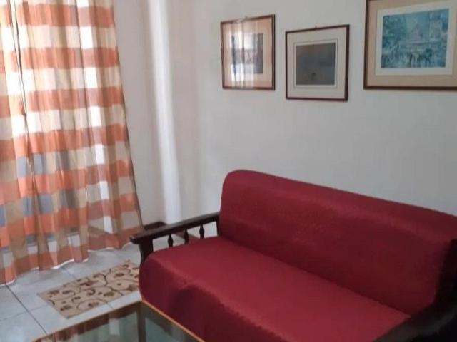Piano tavola bolocale arredato a lavoratori