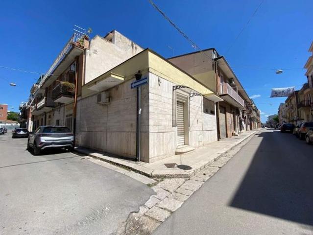 PIANO TERRA ANGOLARE CON TERRAZZO