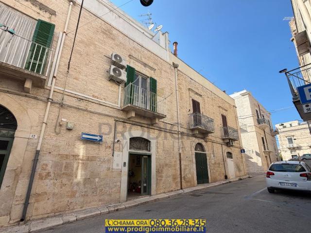 Piano terra arredato in locazione a Ruvo di Puglia