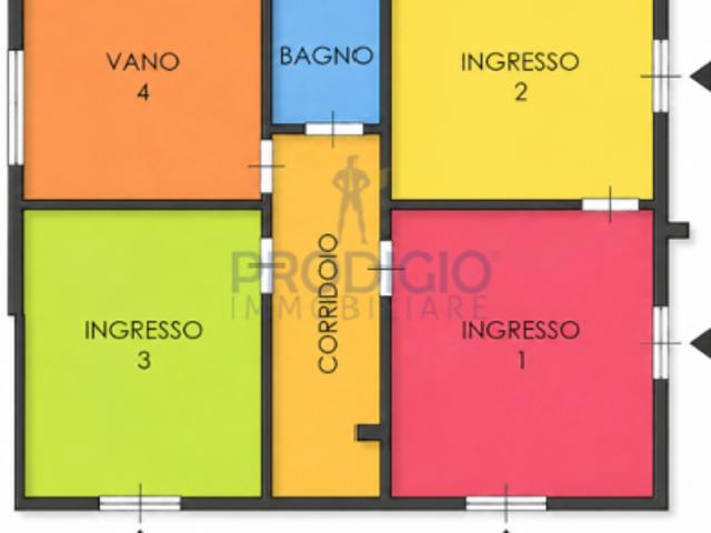 Piano terra con doppio ingresso a pochi passi dal porto in vendita a Molfetta