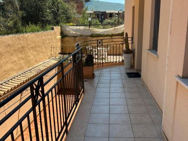 Piano rialzato in villa