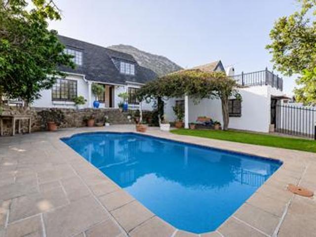 picturesque country cottage style 4.