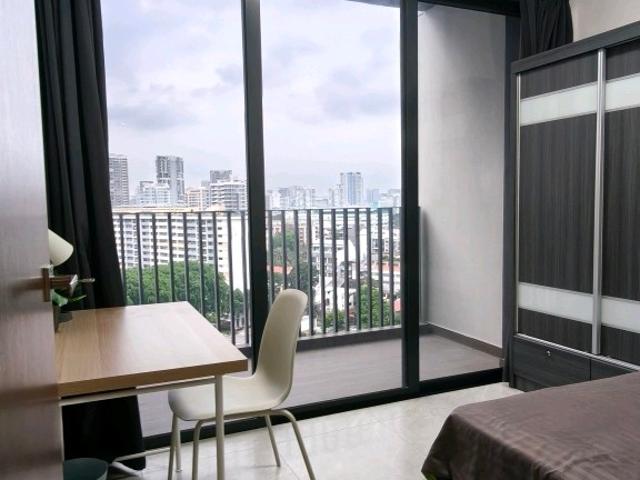 Piccadilly GRAND Condominium Room Rental, $1,800, 1 Bed 1 Bath 10 sqft $180.00 psf