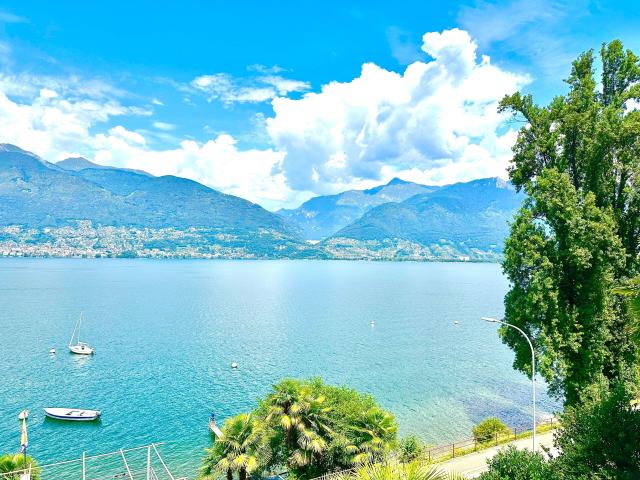 Piccola gemma con vista lago e spiagetta a Gambarogno, TI | dreamo. Ch