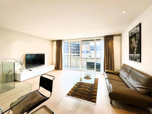 Pieter Oosterhuisstraat 106
