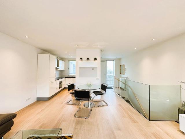 Pieter Oosterhuisstraat, 1087HT, Amsterdam Oost