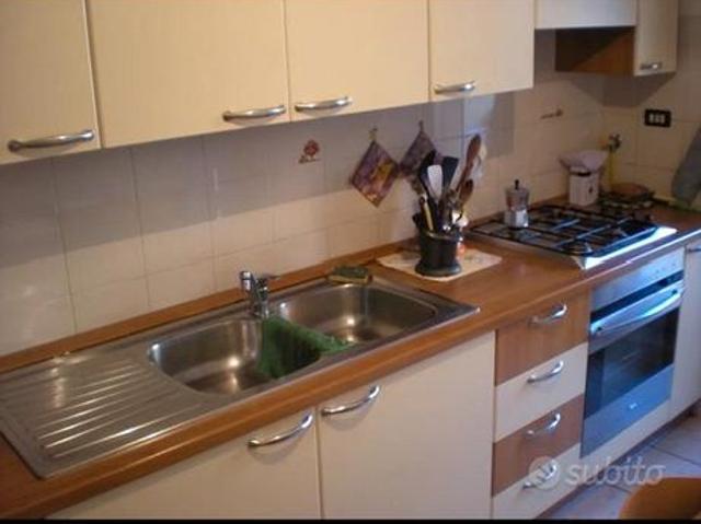 Pietralata stanza singola condominio incluso